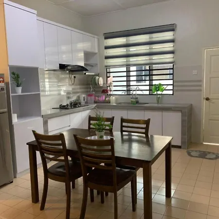 Homestay Maryam Lumut Exterior photo