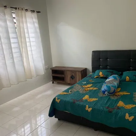 Homestay Maryam Lumut Exterior photo